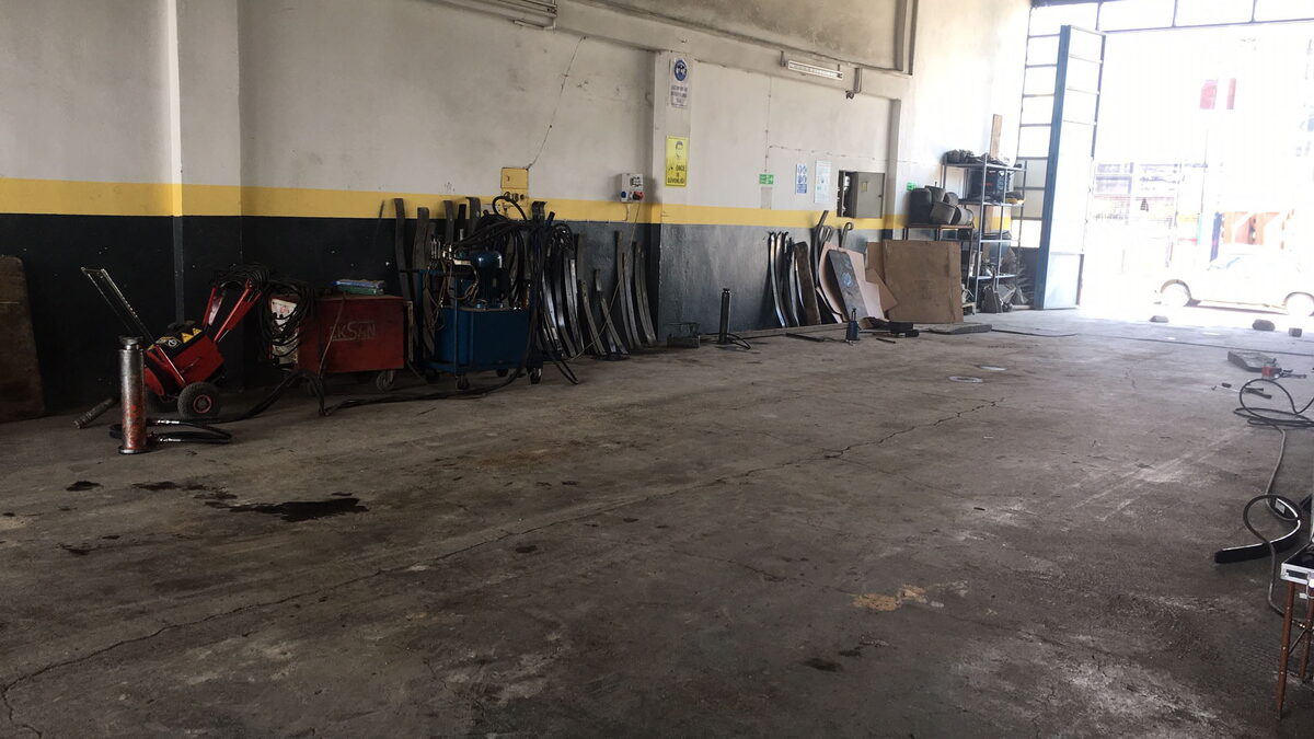Inside the Durgun Kardeşler workshop, hydraulic press and leaf springs